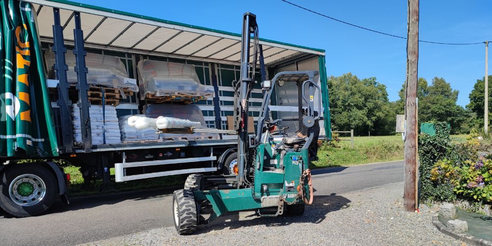 Chariot embarqué pour la livraison panneau photovoltaïque, transport tracker solaire, panneau solaire - Cargomatic