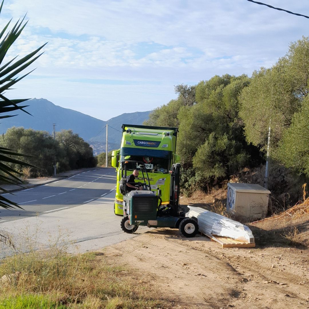 Livraison directe domicile d'un abri piscine en Corse