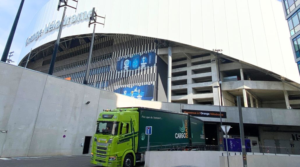 Livraison directe avec chariot embarqué au stade Orange Vélodrome à Marseille