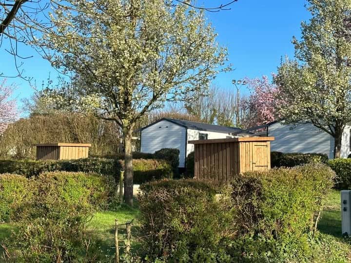 Cargomatic d’abris de jardin en camping avec chariot embarqué électrique au plus près du lieu de pose
